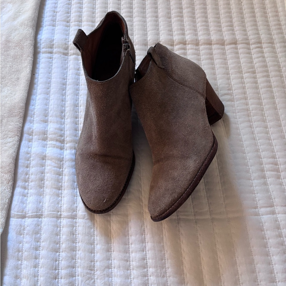 : : MADEWELL Tan Suede Leather Ankle Boots : : - Picture 3 of 15